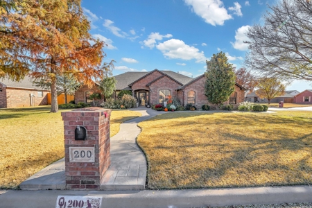Home For Sale In Elk City, Oklahoma - image 40
