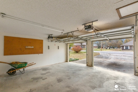 Three/ four bedroom two bath brick home for sale in Mena AR - image 23