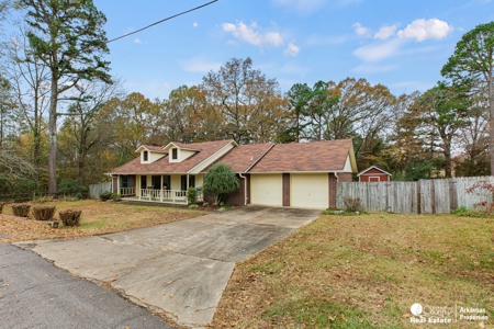 Three/ four bedroom two bath brick home for sale in Mena AR - image 1