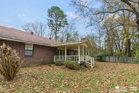 Three/ four bedroom two bath brick home for sale in Mena AR - image 19