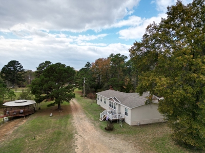3 Bed 2 Bath Home On 30 Acres Pond & Creek 4 Sale Sawyer Ok - image 2
