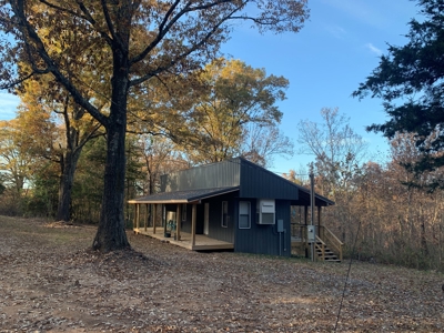 Equestrian Ranch With 2 Homes And Horse Stalls! - image 35