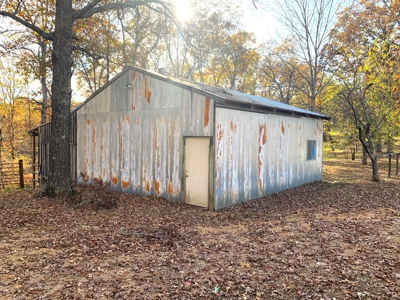 Equestrian Ranch With 2 Homes And Horse Stalls! - image 20