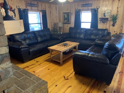 Equestrian Ranch With 2 Homes And Horse Stalls! - image 4