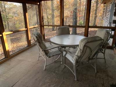 Equestrian Ranch With 2 Homes And Horse Stalls! - image 13