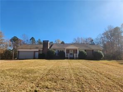 Country Home on 4.9 acres in Davie County, NC - Bid to Buy! - image 1