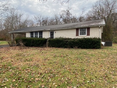 Brick House 2 Bedrooms, 1 Bath & Carport For Sale in BG, KY - image 1