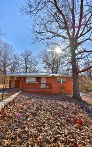 Country Home in a Subdivision in Thayer Missouri - image 4