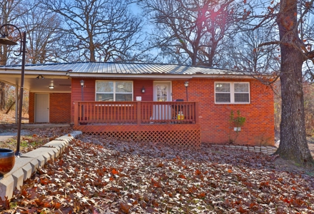 Country Home in a Subdivision in Thayer Missouri - image 2