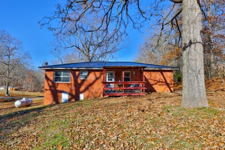 Country Home in a Subdivision in Thayer Missouri - image 22