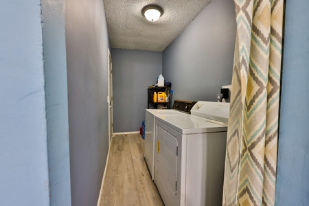 Country Home in a Subdivision in Thayer Missouri - image 15