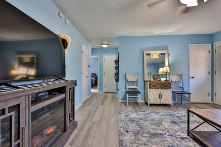 Country Home in a Subdivision in Thayer Missouri - image 13