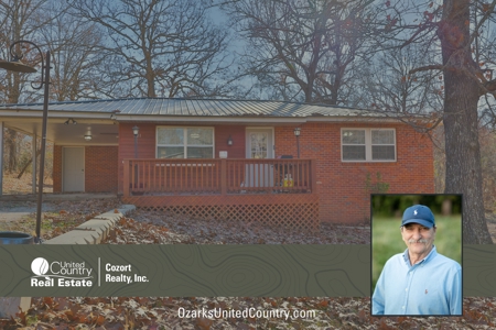 Country Home in a Subdivision in Thayer Missouri - image 1