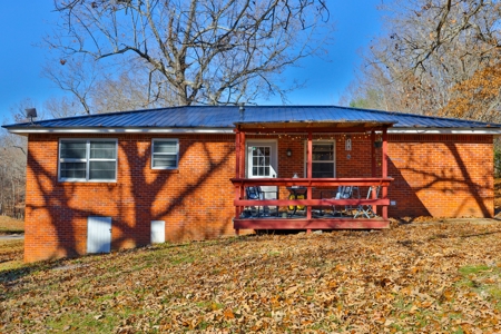 Country Home in a Subdivision in Thayer Missouri - image 23