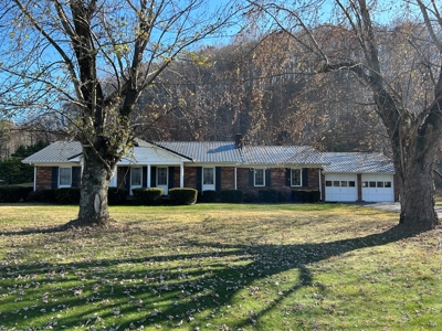 3 Bedroom Brick Home W/Us 127 Frontage - Liberty Kentucky - image 2