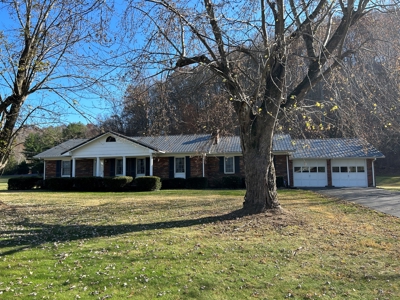 3 Bedroom Brick Home W/Us 127 Frontage - Liberty Kentucky - image 1