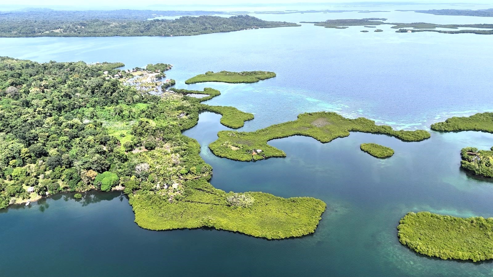 Private Tiny Island, 318 m² — Tierra Oscura - 12