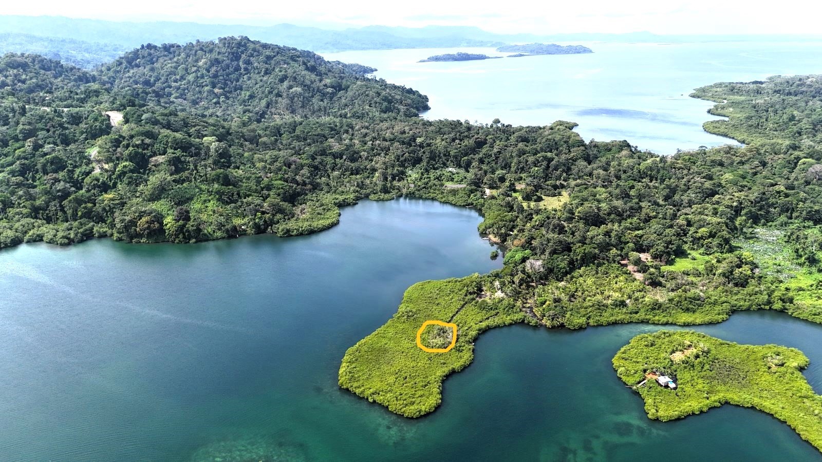 Private Tiny Island, 318 m² — Tierra Oscura - 11