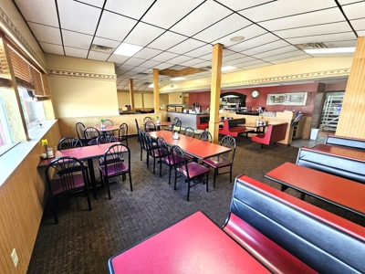 Turn key family restaurant for sale in Glendive - image 12