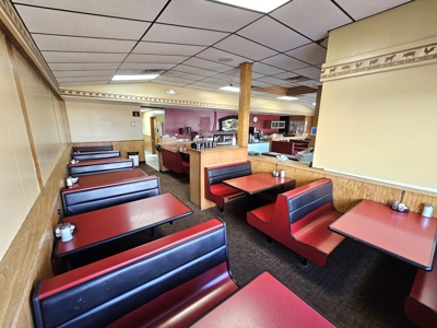 Turn key family restaurant for sale in Glendive - image 9