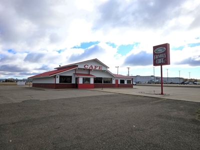 Turn key family restaurant for sale in Glendive - image 19