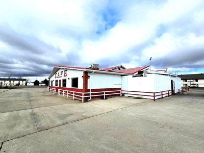 Turn key family restaurant for sale in Glendive - image 20