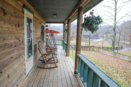 Log home Kentucky Horse Farm for sale on 12 + acres - image 6