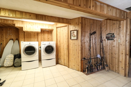Log home Kentucky Horse Farm for sale on 12 + acres - image 28