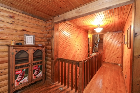 Log home Kentucky Horse Farm for sale on 12 + acres - image 33