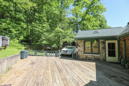 Log home Kentucky Horse Farm for sale on 12 + acres - image 50