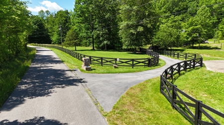 Log home Kentucky Horse Farm for sale on 12 + acres - image 41