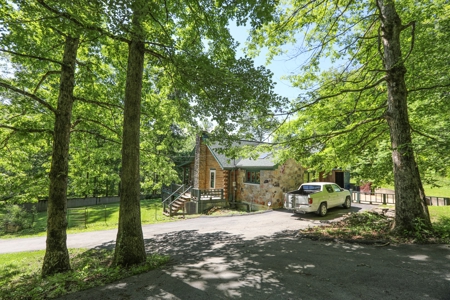 Log home Kentucky Horse Farm for sale on 12 + acres - image 49