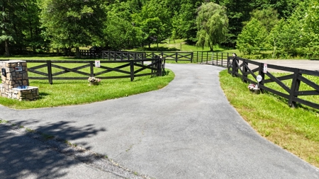 Log home Kentucky Horse Farm for sale on 12 + acres - image 35