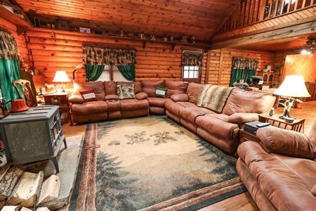 Log home Kentucky Horse Farm for sale on 12 + acres - image 11