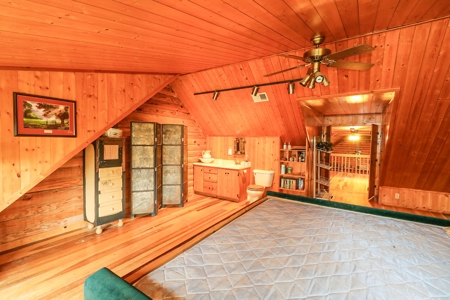 Log home Kentucky Horse Farm for sale on 12 + acres - image 19