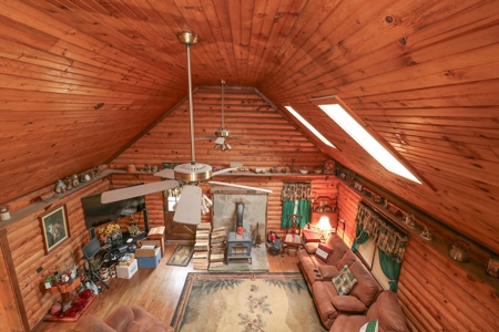 Log home Kentucky Horse Farm for sale on 12 + acres - image 22