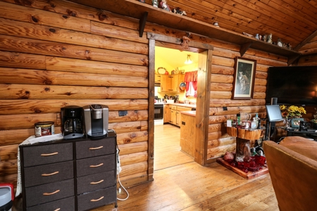 Log home Kentucky Horse Farm for sale on 12 + acres - image 10