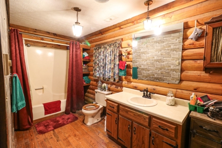 Log home Kentucky Horse Farm for sale on 12 + acres - image 14