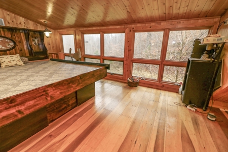 Log home Kentucky Horse Farm for sale on 12 + acres - image 21