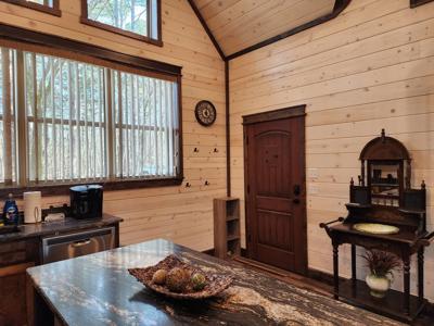 Income Producing Recreational Cabin – National Forest Area - image 18