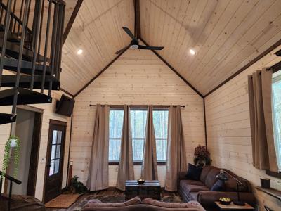 Income Producing Recreational Cabin – National Forest Area - image 20