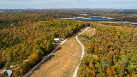 Lot # 3 in Gated Community in the Ozarks on Bull Shoals Lake - image 8