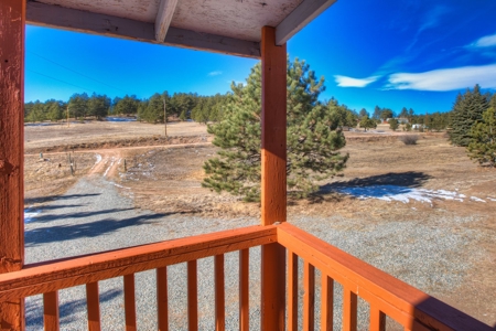 Adorable Mountain Home For Sale In Colorado - image 5
