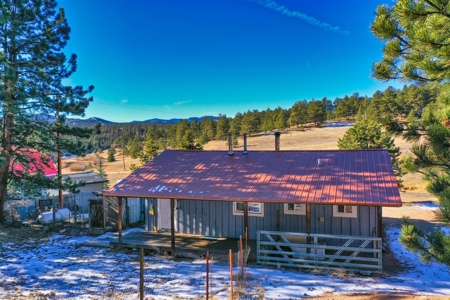 Adorable Mountain Home For Sale In Colorado - image 35