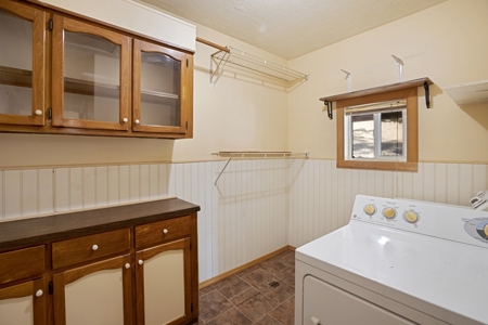 Adorable Mountain Home For Sale In Colorado - image 24