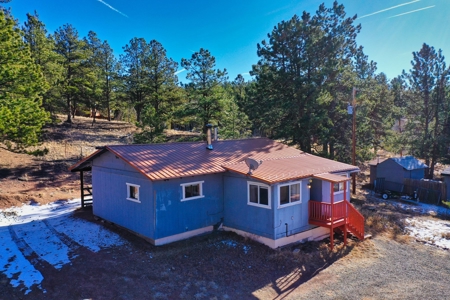 Adorable Mountain Home For Sale In Colorado - image 2