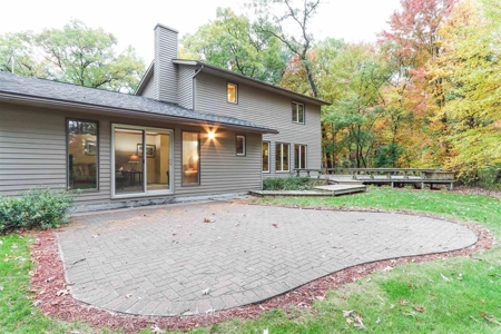 Country Home For Sale with 2 Acres in Amherst Junction - image 43