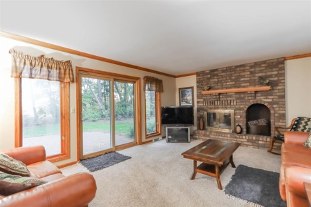 Country Home For Sale with 2 Acres in Amherst Junction - image 30