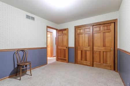 Country Home For Sale with 2 Acres in Amherst Junction - image 15