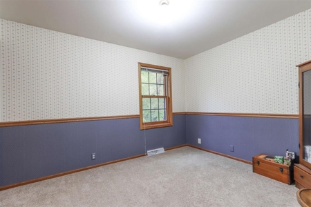 Country Home For Sale with 2 Acres in Amherst Junction - image 17